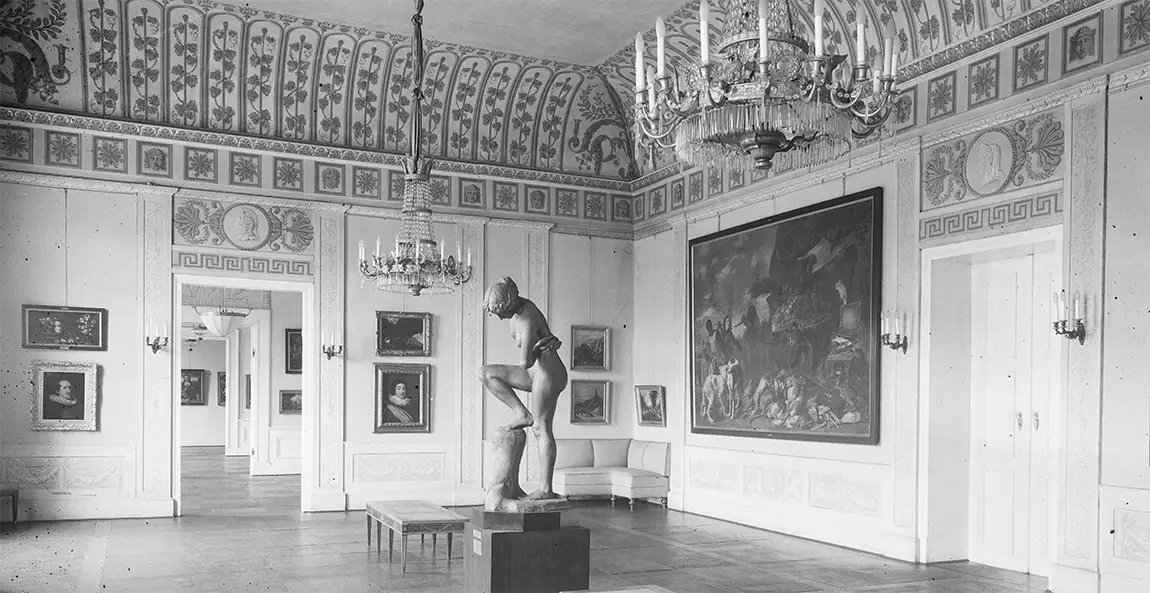 Festsaal im Palais Reina, um 1930