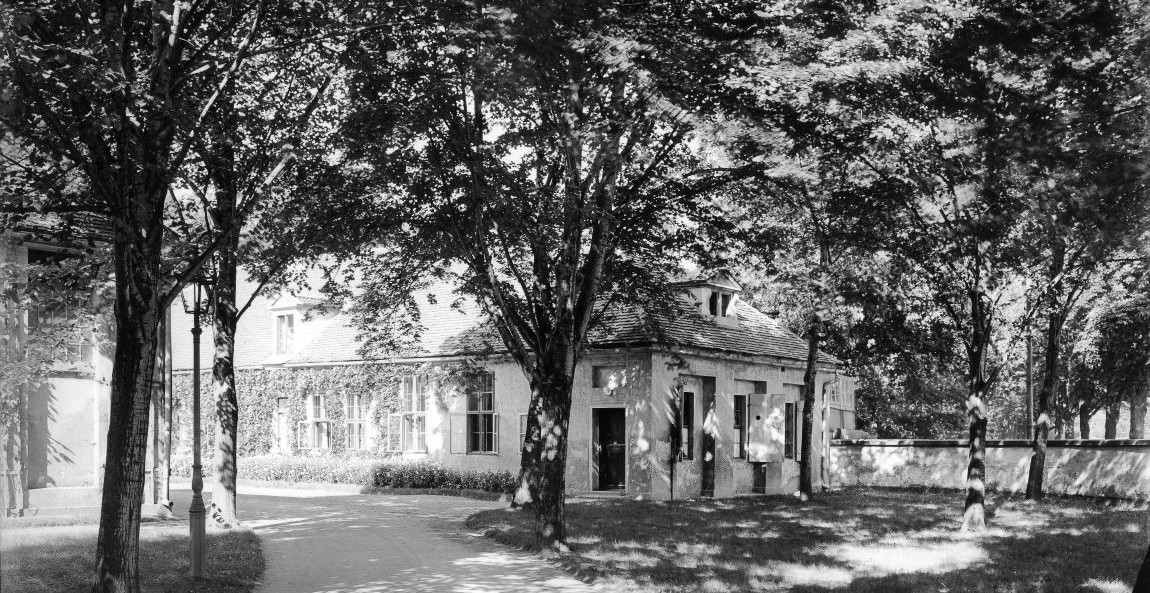 Ehemaliges Stallgebäude (heute Restaurant), um 1920